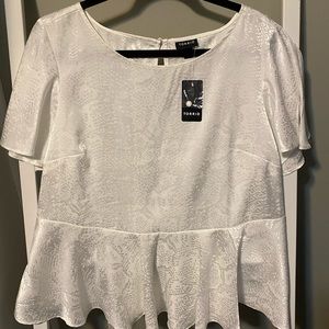 White torrid blouse NWT, size 0
